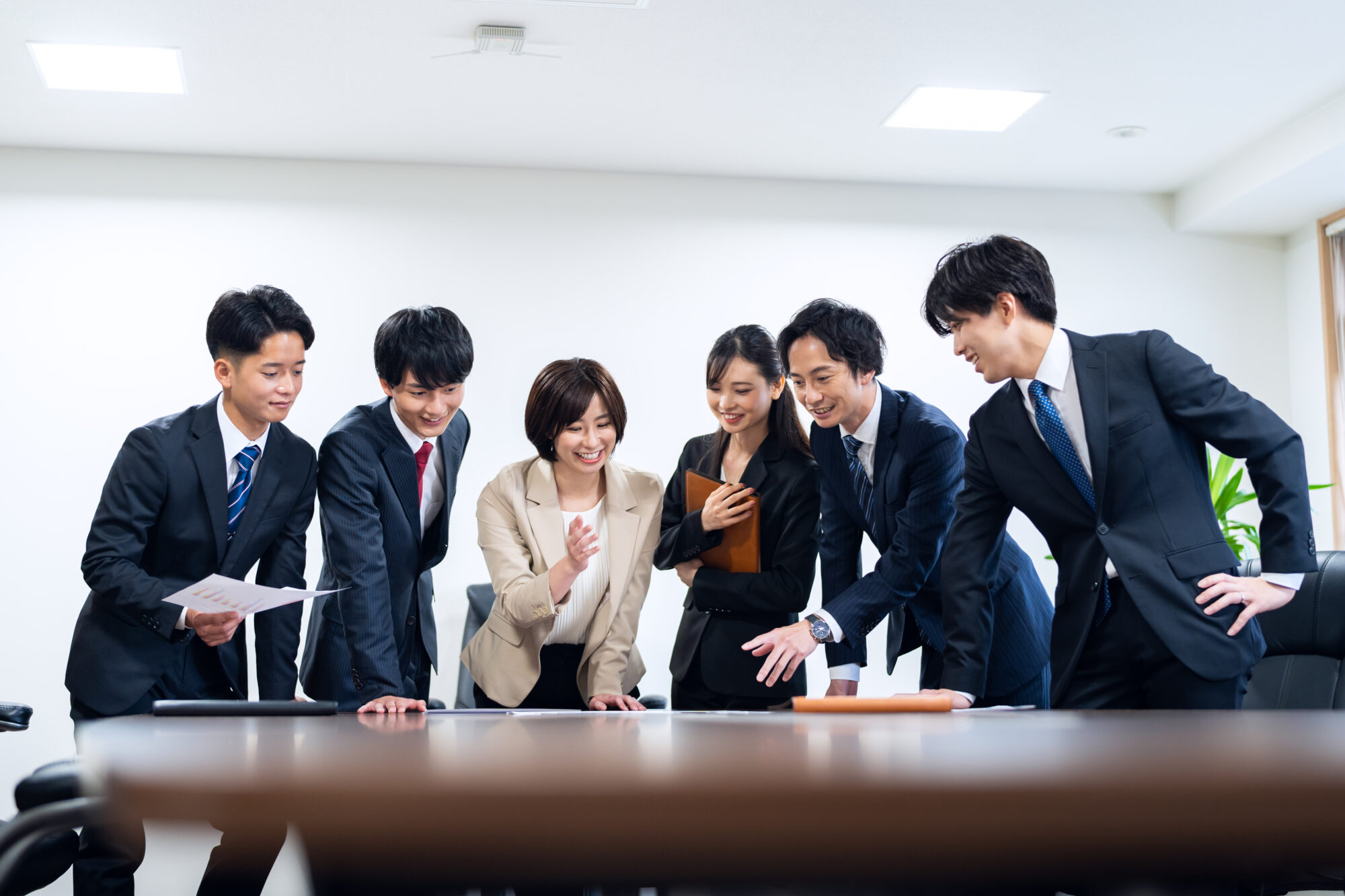 【好事例紹介】研修で終わらせないリーダーシップ発揮～役割理解 × 自分らしさで、中堅層が職場で影響力を発揮するためのポイント～